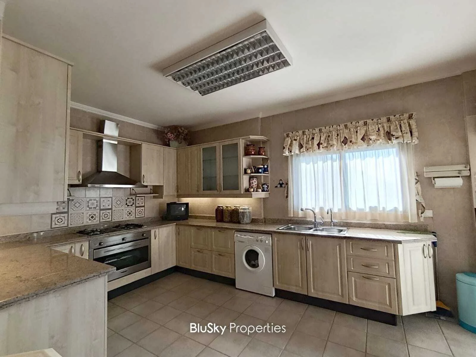 Triplex 400m² Terrace for Rent in Sahel Alma — photo 3