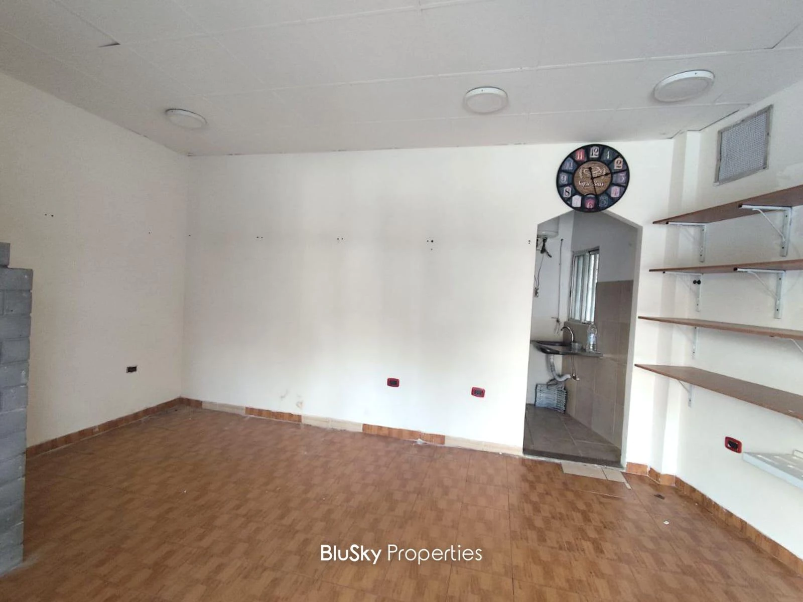 Shop 50m² for Rent in Sarba