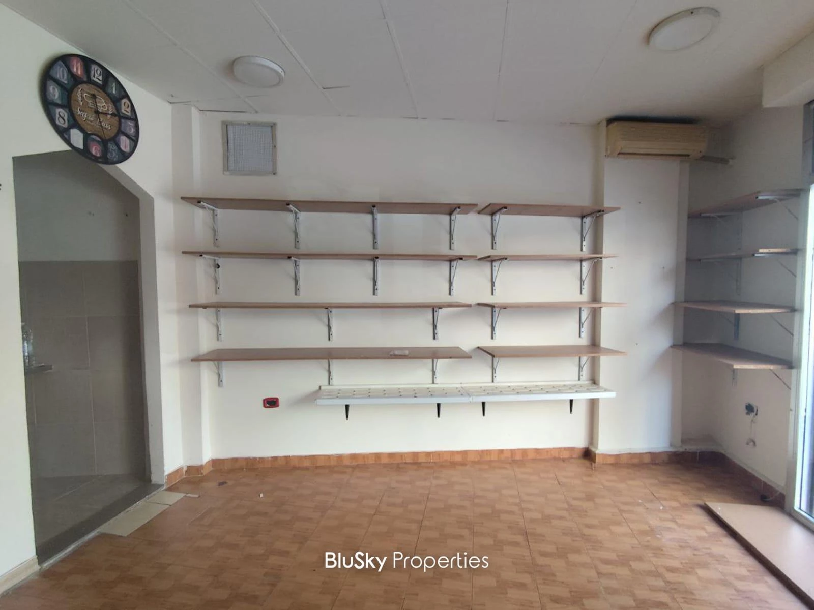 Shop 50m² for Rent in Sarba — الصورة 3