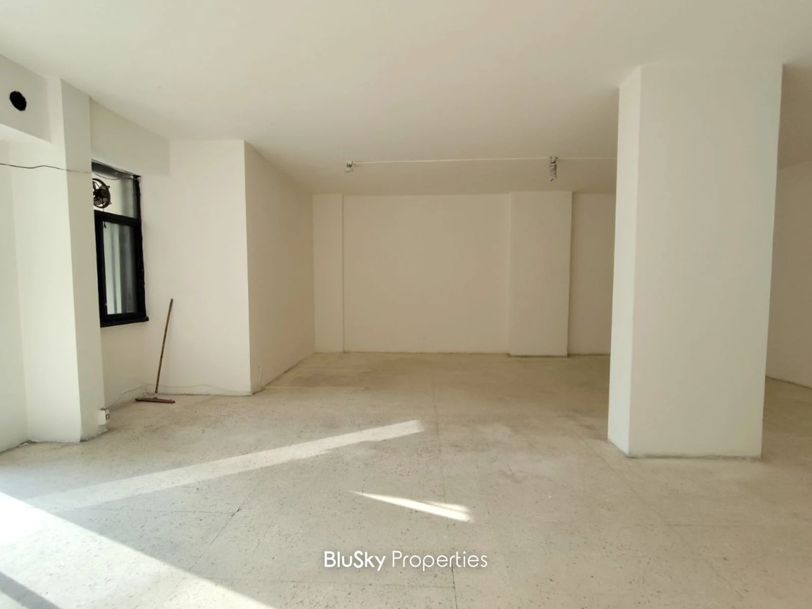 Shop 80m² for Sale in Sarba — photo 2