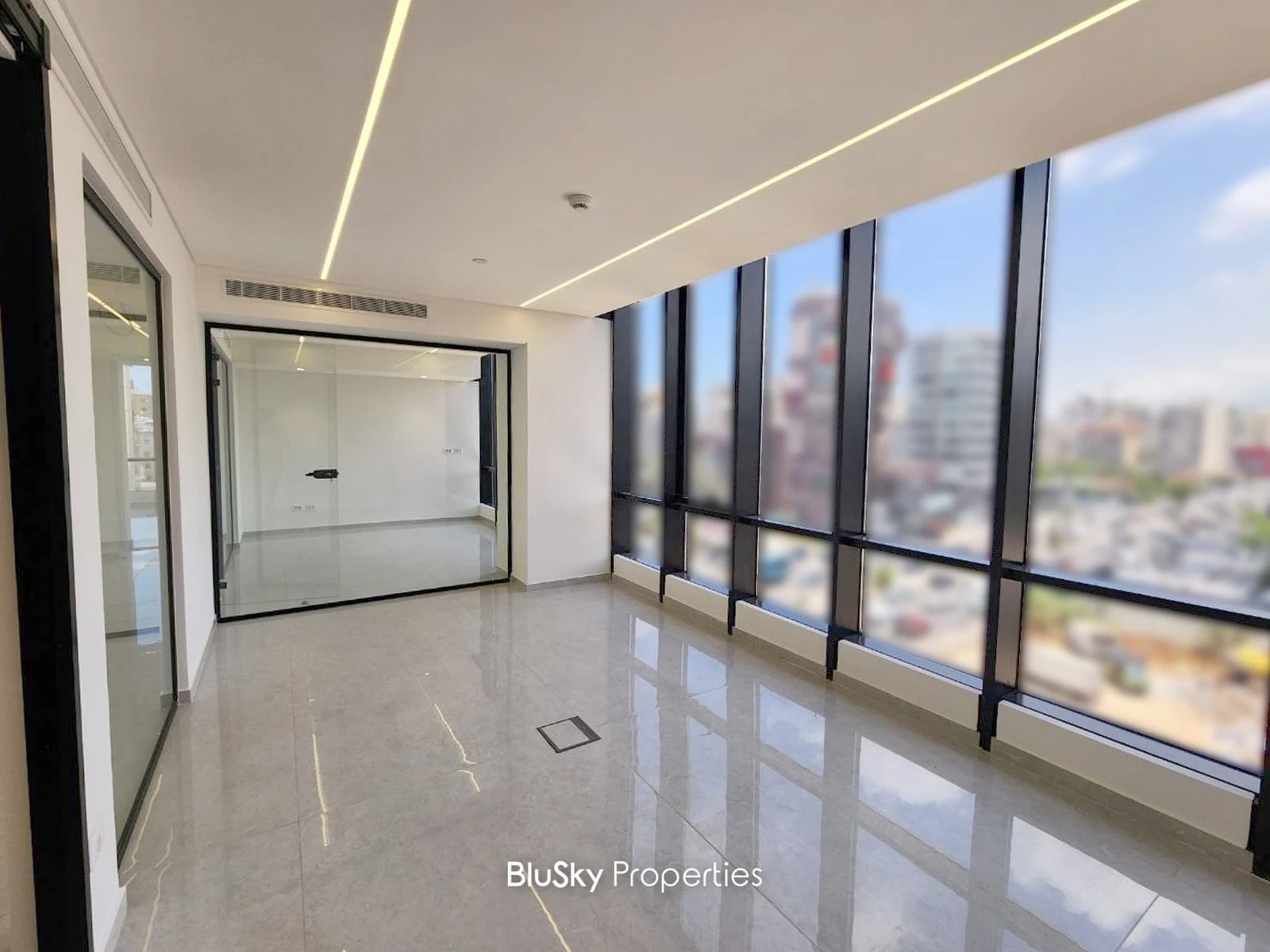 Office 250m² for Rent in Sad El Bauchrieh — photo 3