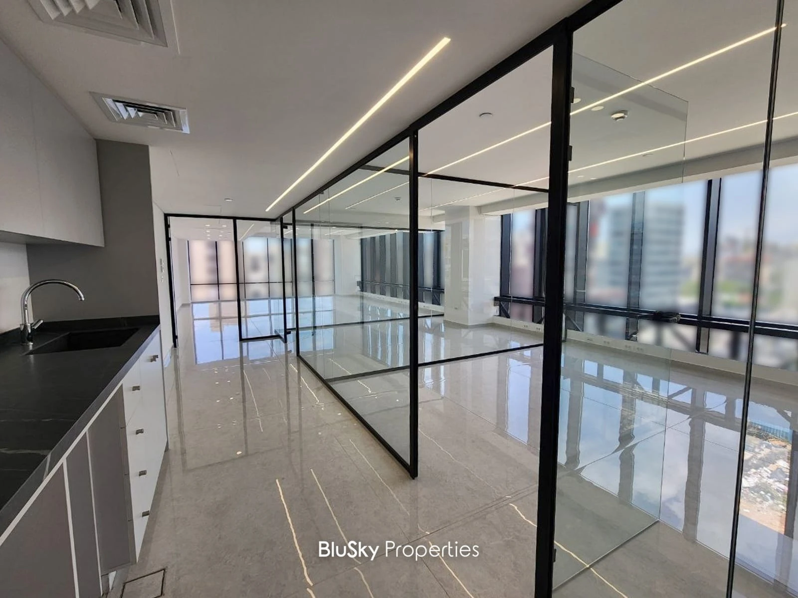 Office 250m² for Rent in Sad El Bauchrieh — photo 5