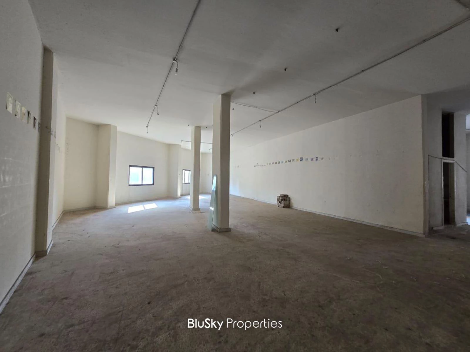 Warehouse 450m² for Rent in Sed El Bauchrieh — photo 3