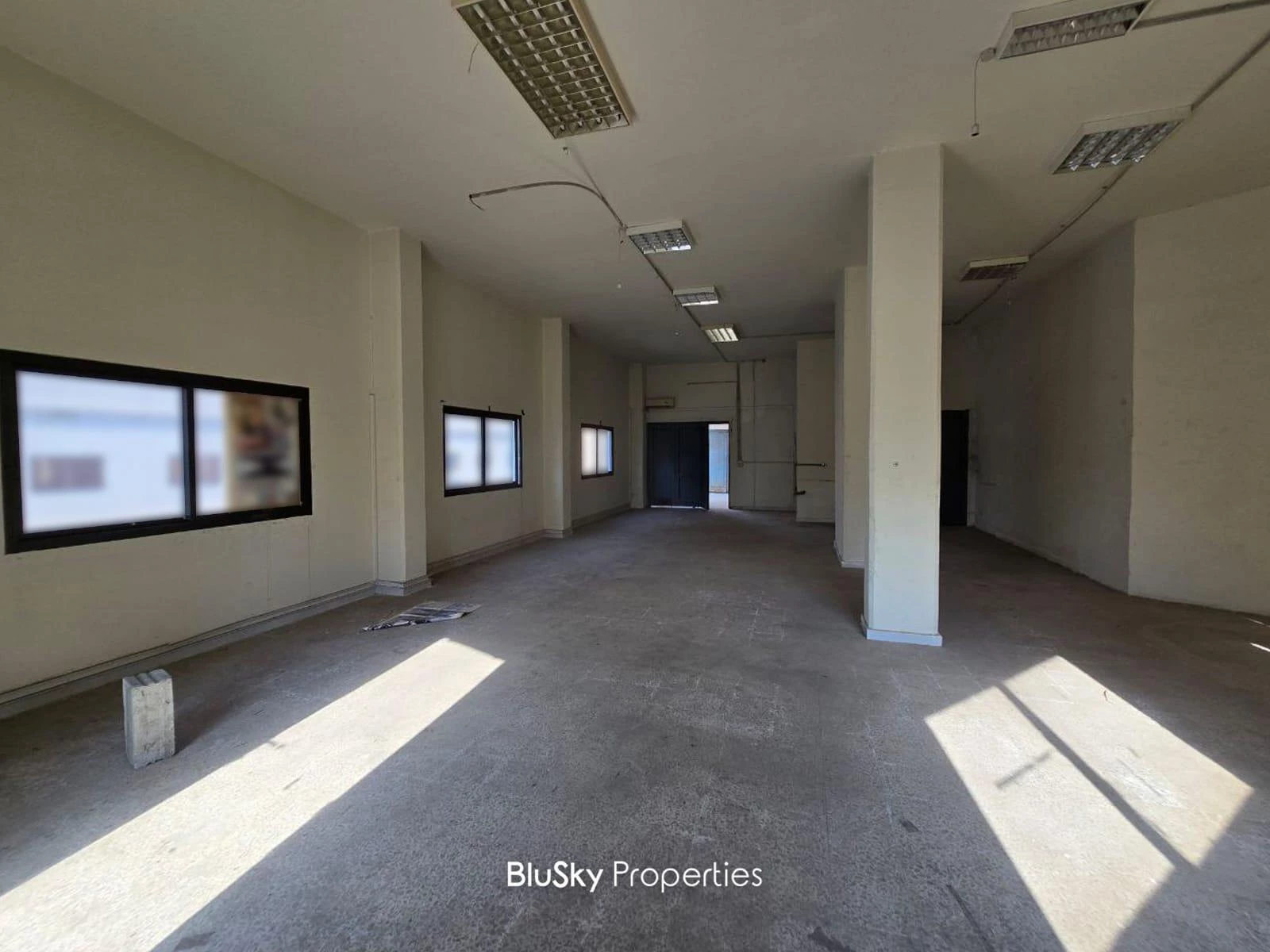 Warehouse 450m² for Rent in Sed El Bauchrieh — photo 5