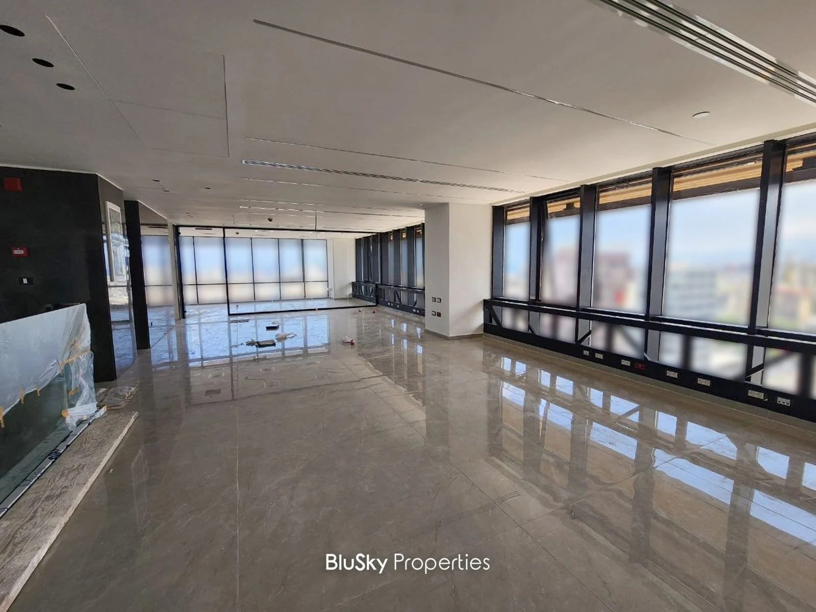 Office 500m² for Rent in Sad El Bauchrieh — الصورة 3