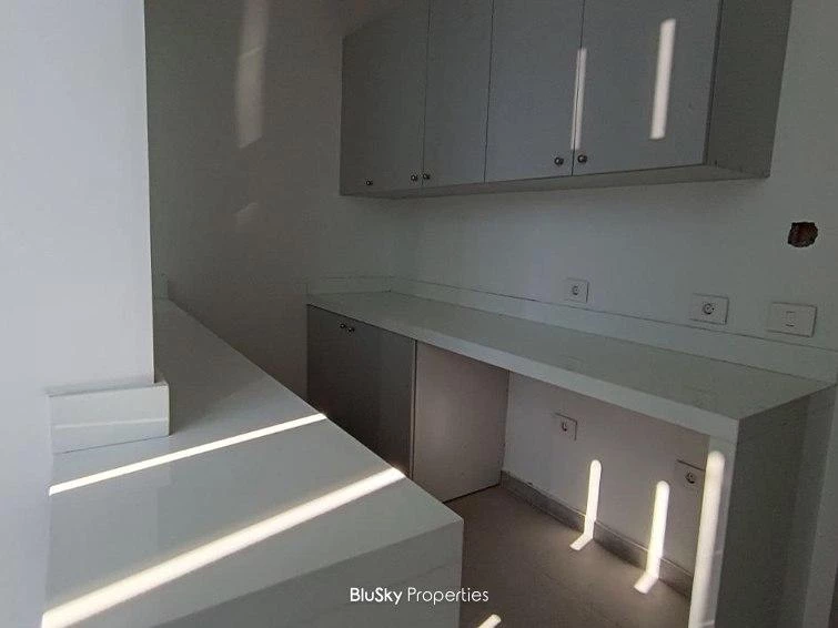 Office 328m² for Rent in Sin El Fil — photo 5