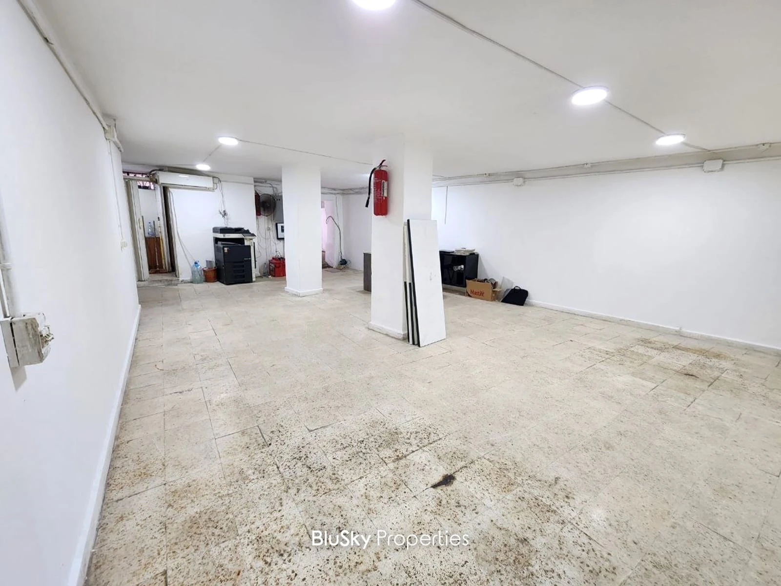 Warehouse 100m² for Rent in Sin El Fil — photo 3