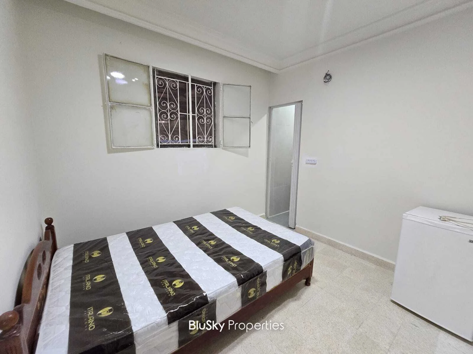 Foyer 15m² for Rent in Sin El Fil — الصورة 5