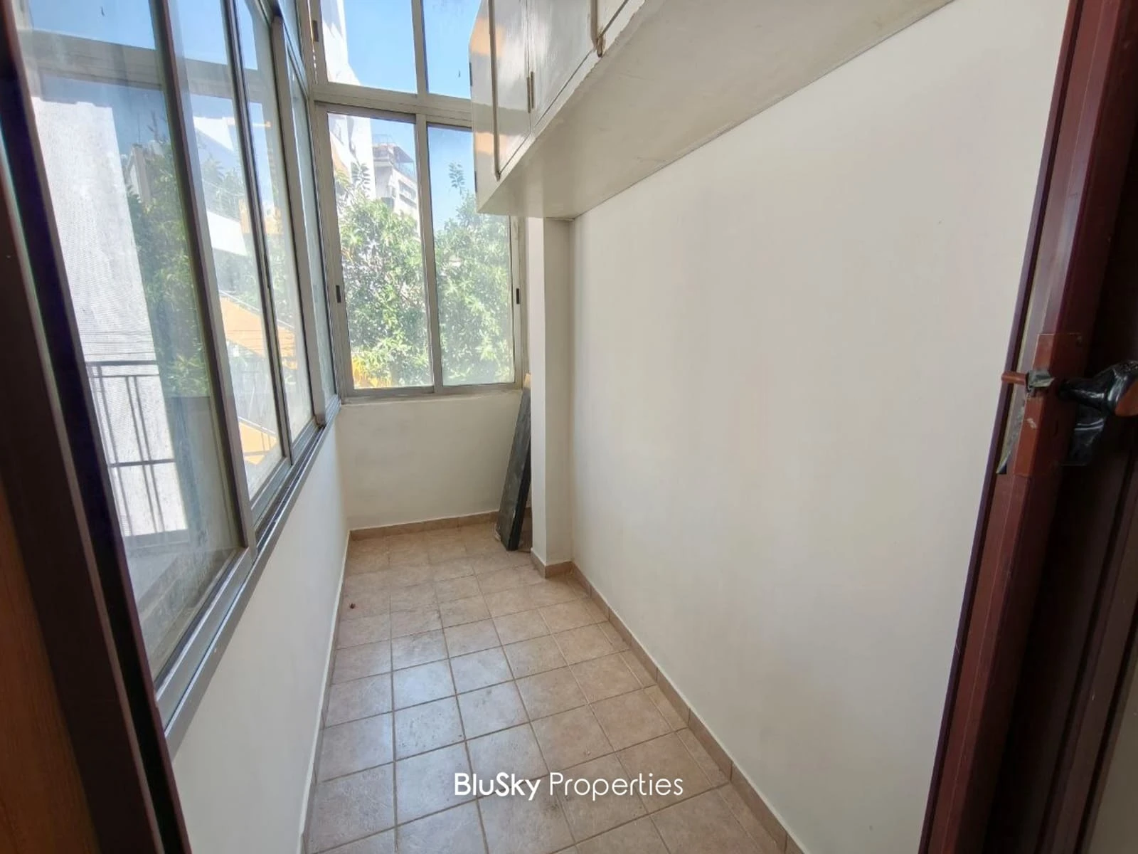 Apartment 200m² with Balcony for Sale in Sin El Fil — الصورة 5