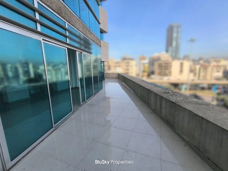 Office 220m² Terrace for Rent in Sin El Fil — photo 3