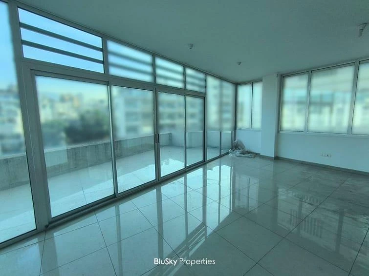 Office 220m² Terrace for Rent in Sin El Fil — photo 4