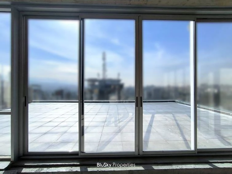 Office 240m² Terrace for Rent in Sin El Fil — photo 4