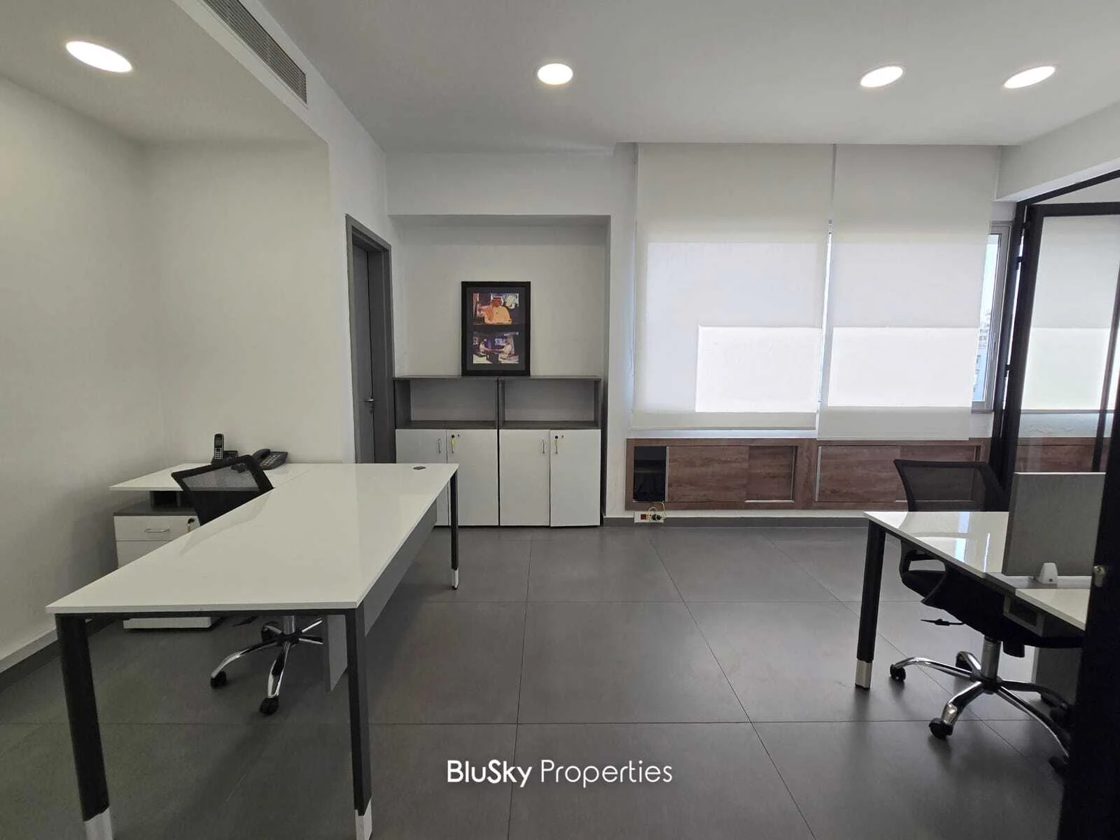 Office 320m² for Rent in Sin El Fil — photo 3