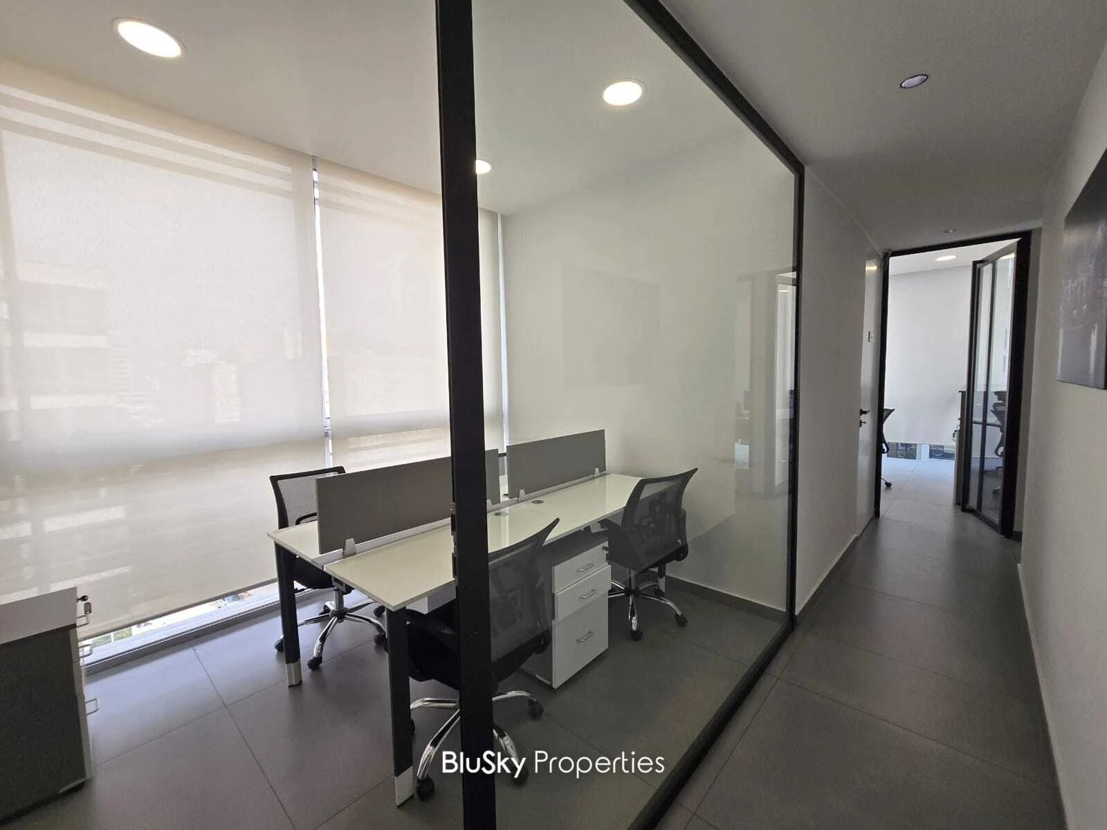 Office 320m² for Rent in Sin El Fil — photo 4