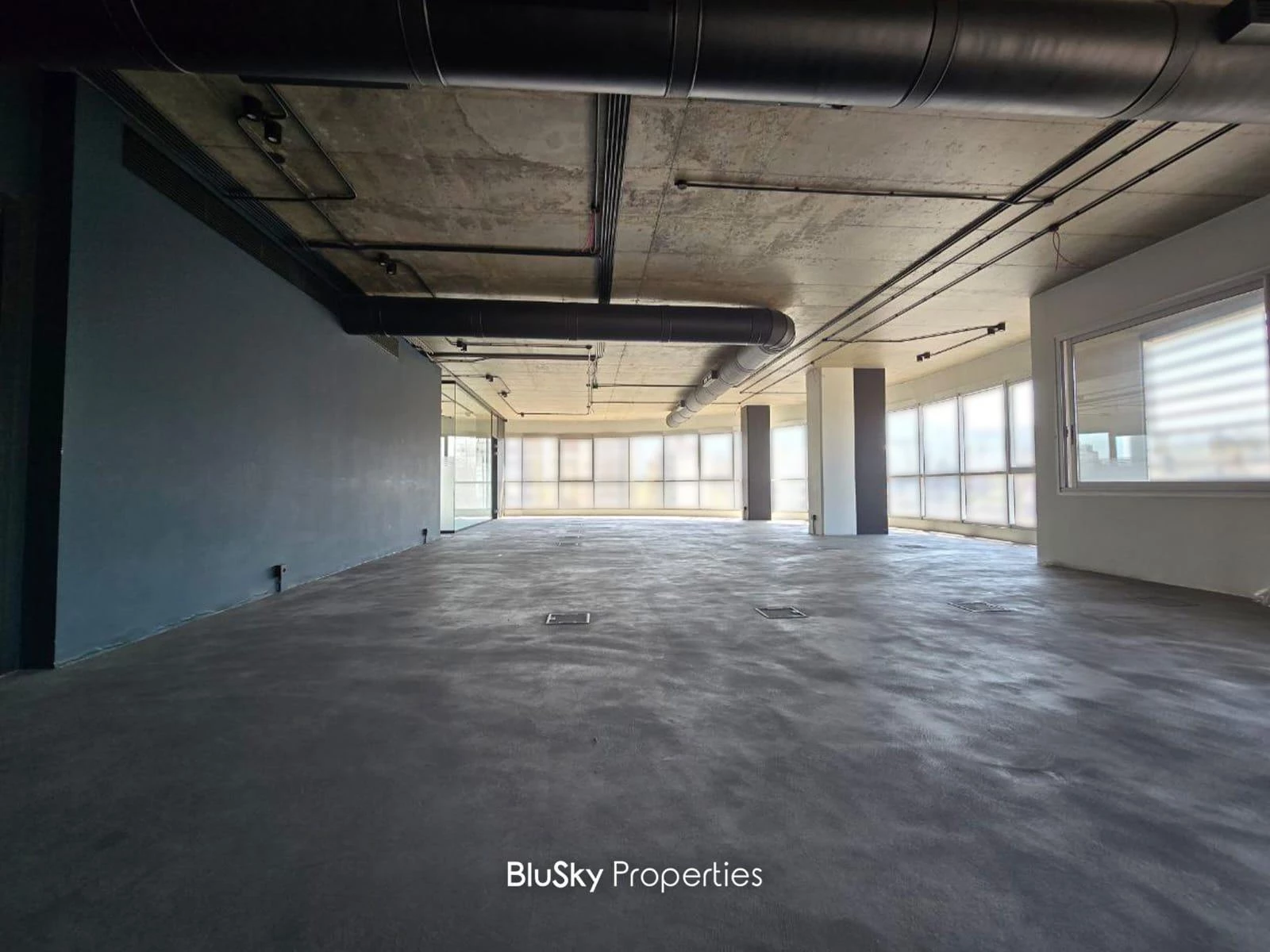 Office 350m² Terrace for Rent in Sin El Fil — photo 3