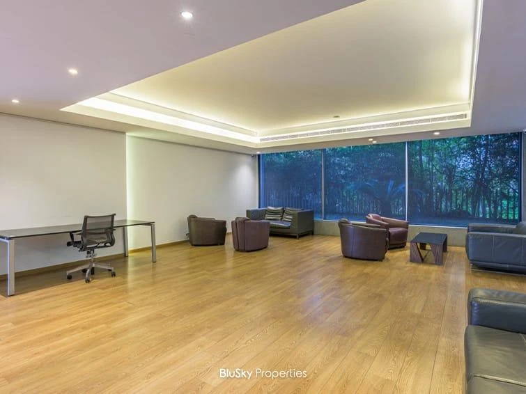 Office 500m² for Rent in Sin El Fil — photo 2