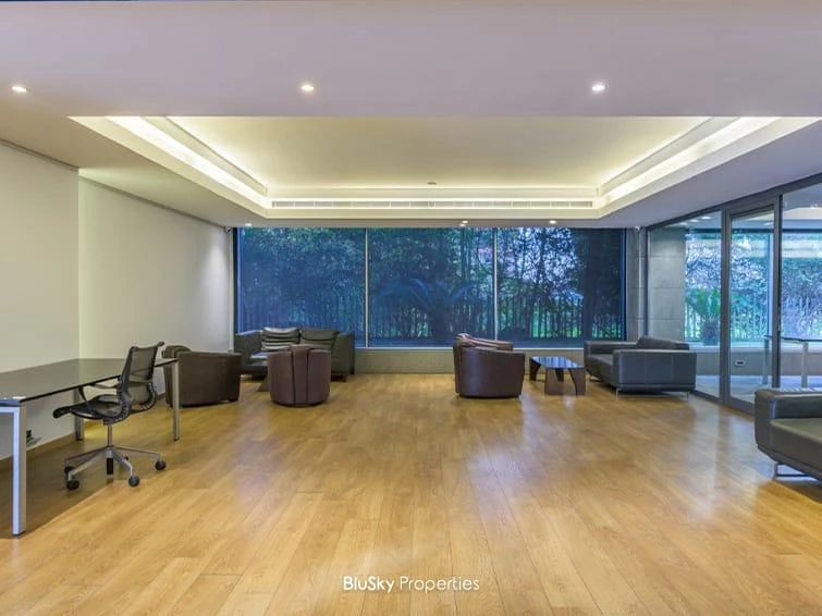 Office 500m² for Rent in Sin El Fil — photo 3
