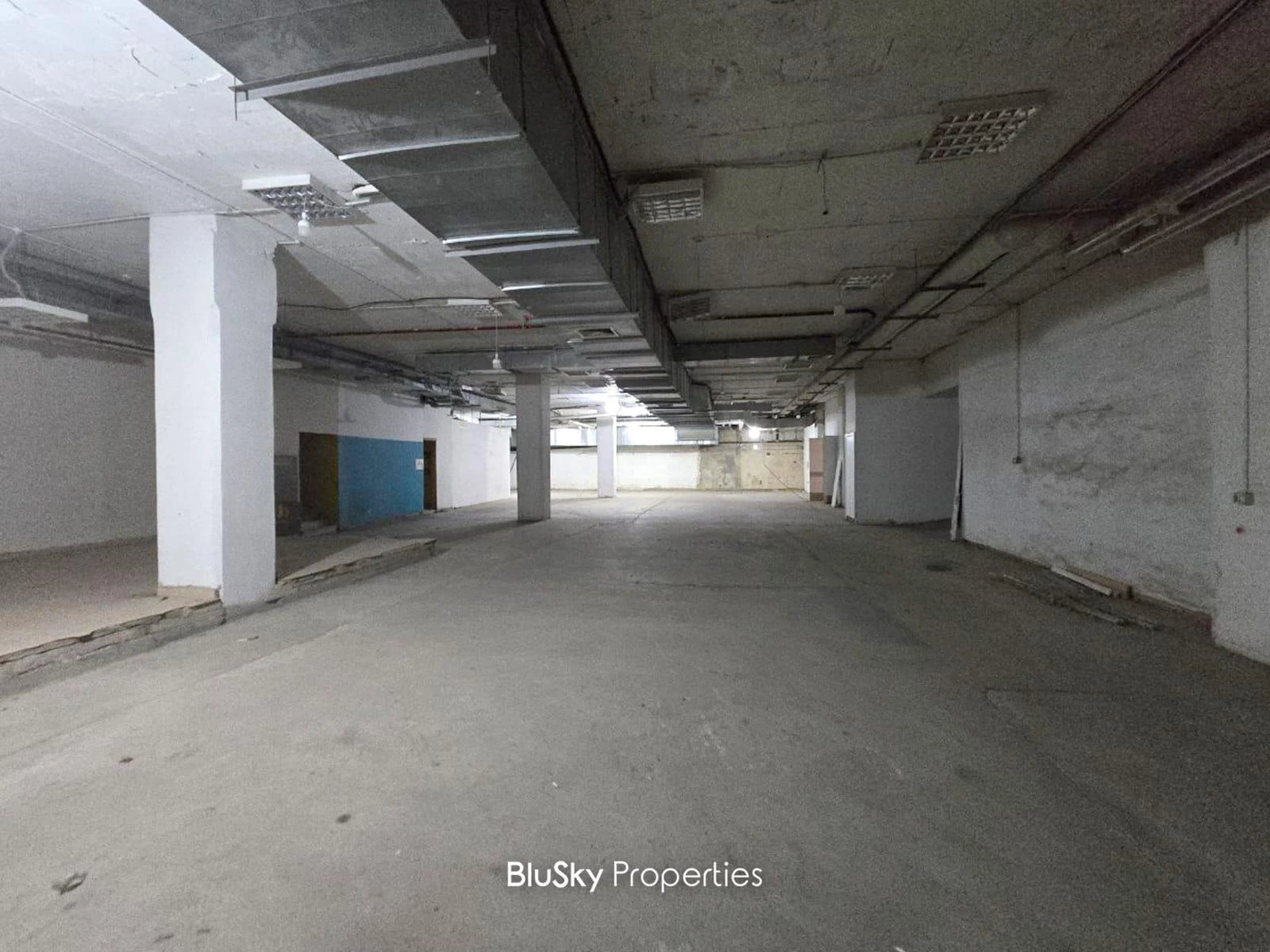 Warehouse 700m² for Rent in Sin El Fil — الصورة 2
