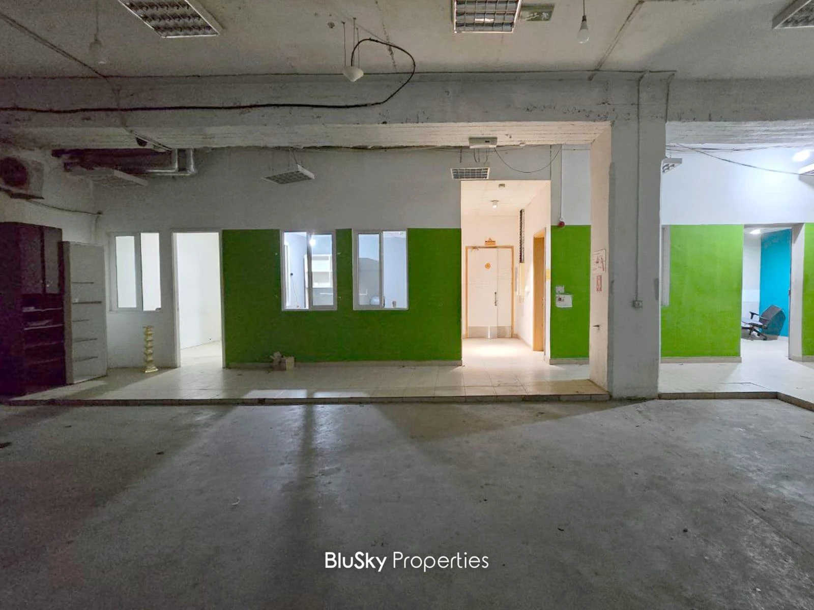 Warehouse 700m² for Rent in Sin El Fil — الصورة 5