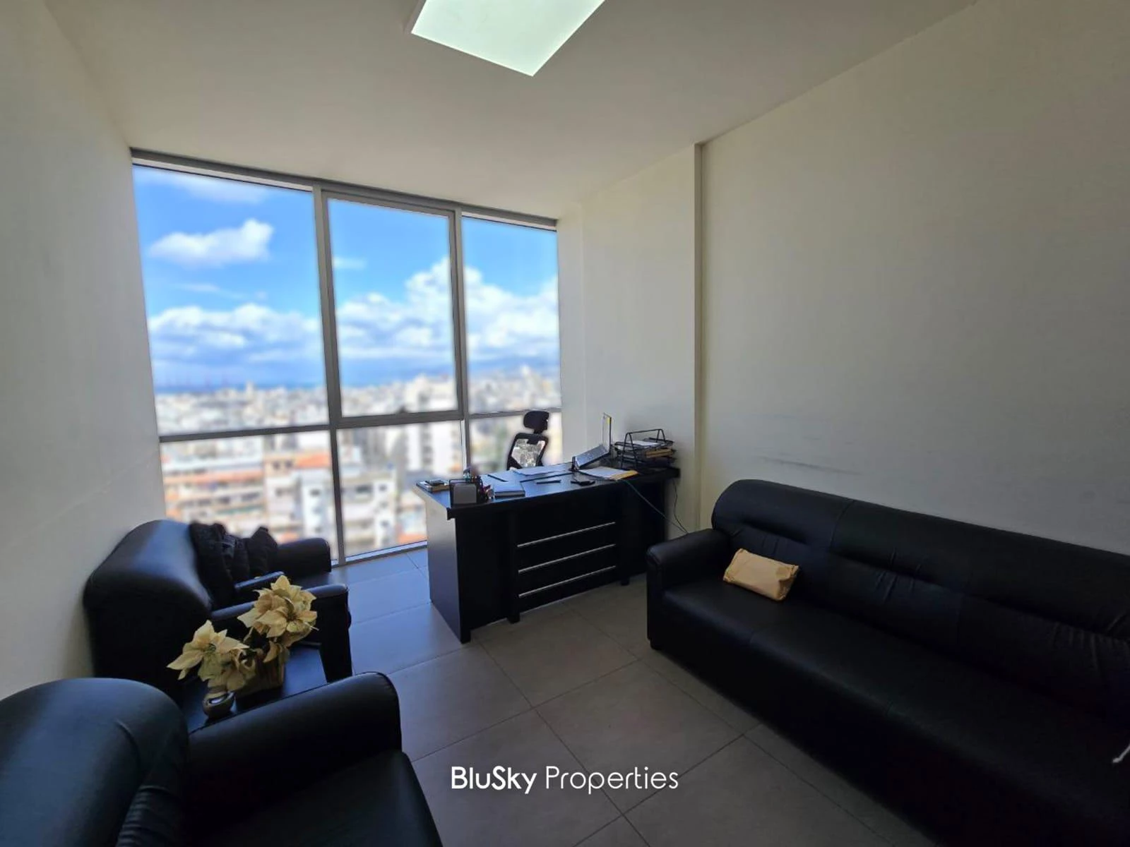 Office 90m² 3 Rooms for Rent in Sin El Fil — الصورة 2