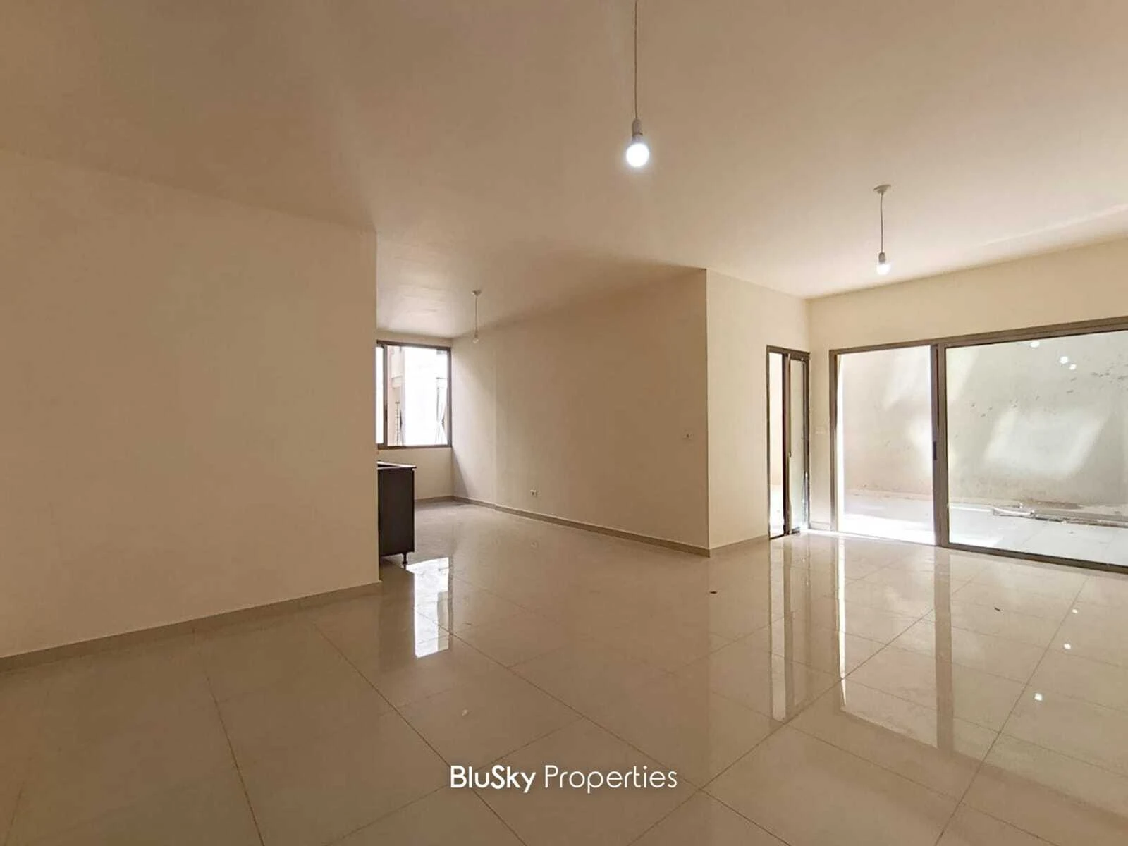 Apartment 125m² Terrace for Rent in Tabarja