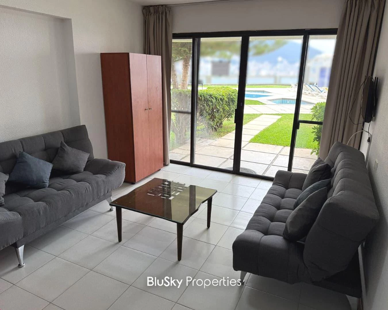 Chalet 40m² Terrace for Rent in Tabarja