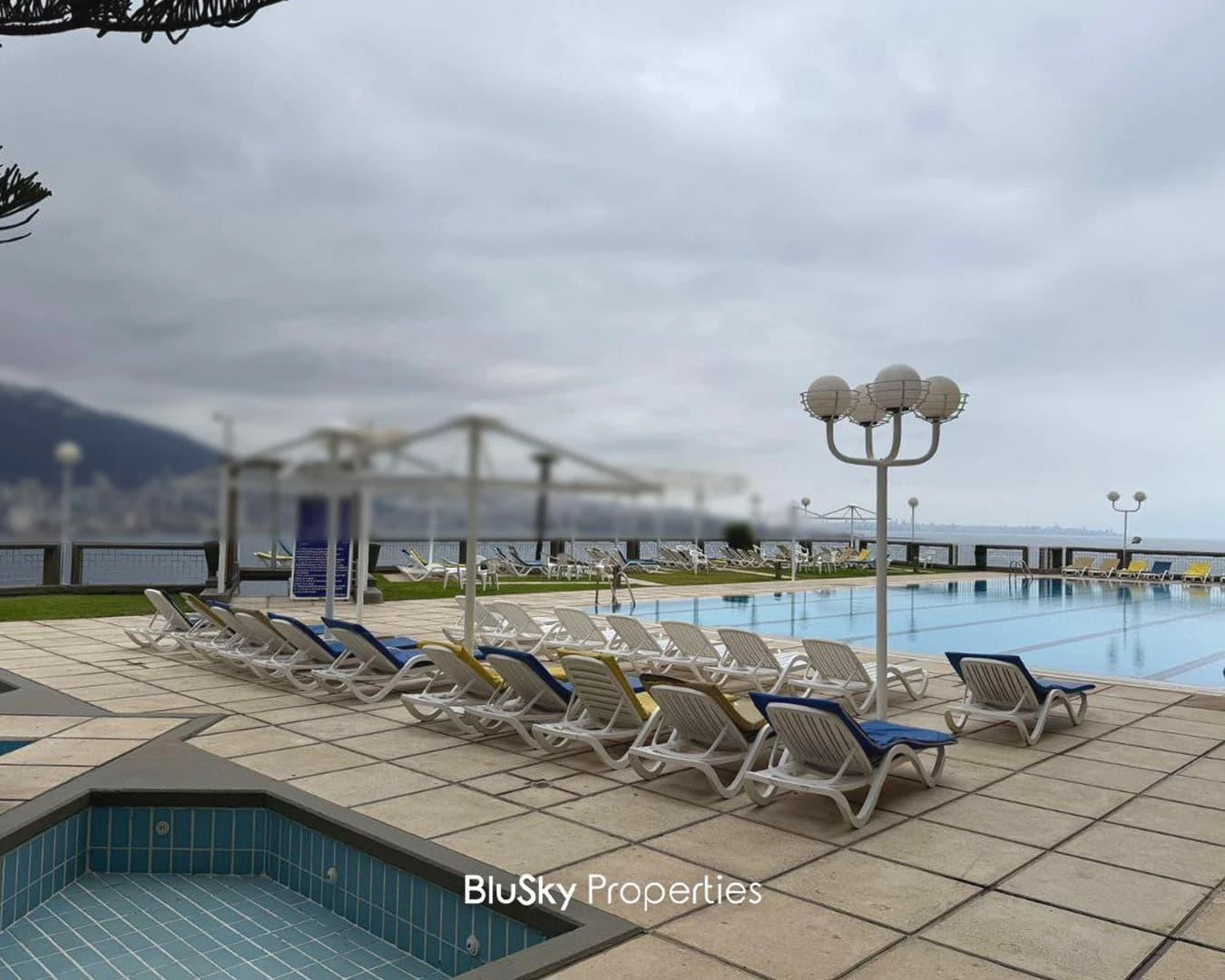 Chalet 40m² Terrace for Rent in Tabarja — الصورة 3