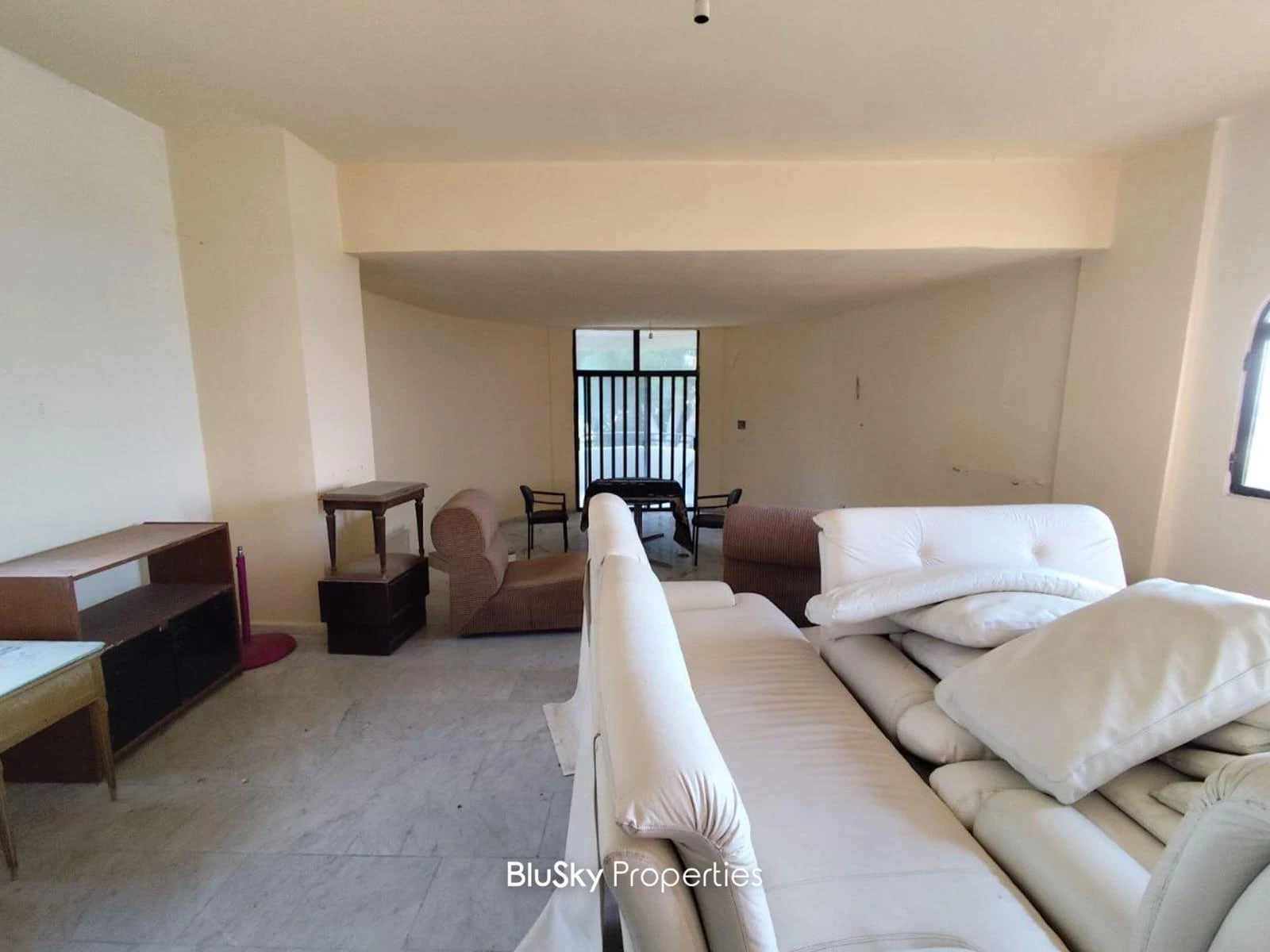 Villa 500m² Sea View for Sale in Tabarja