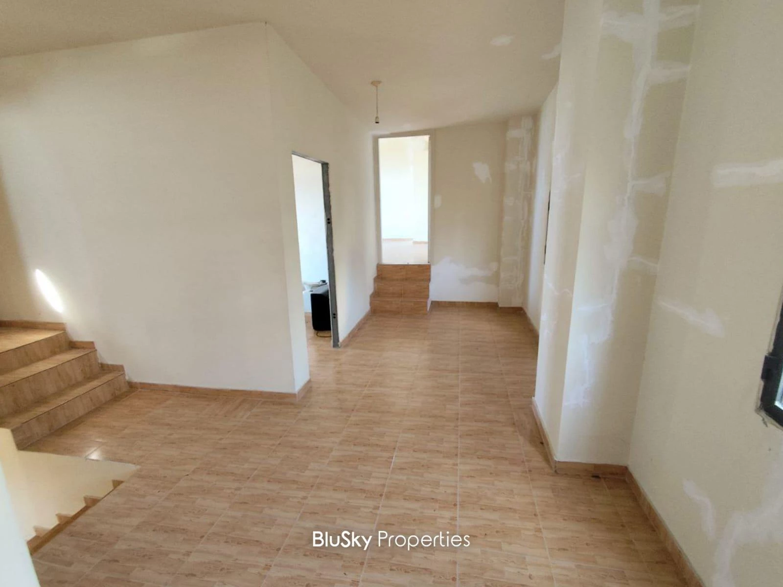 Villa 500m² Sea View for Sale in Tabarja — الصورة 5