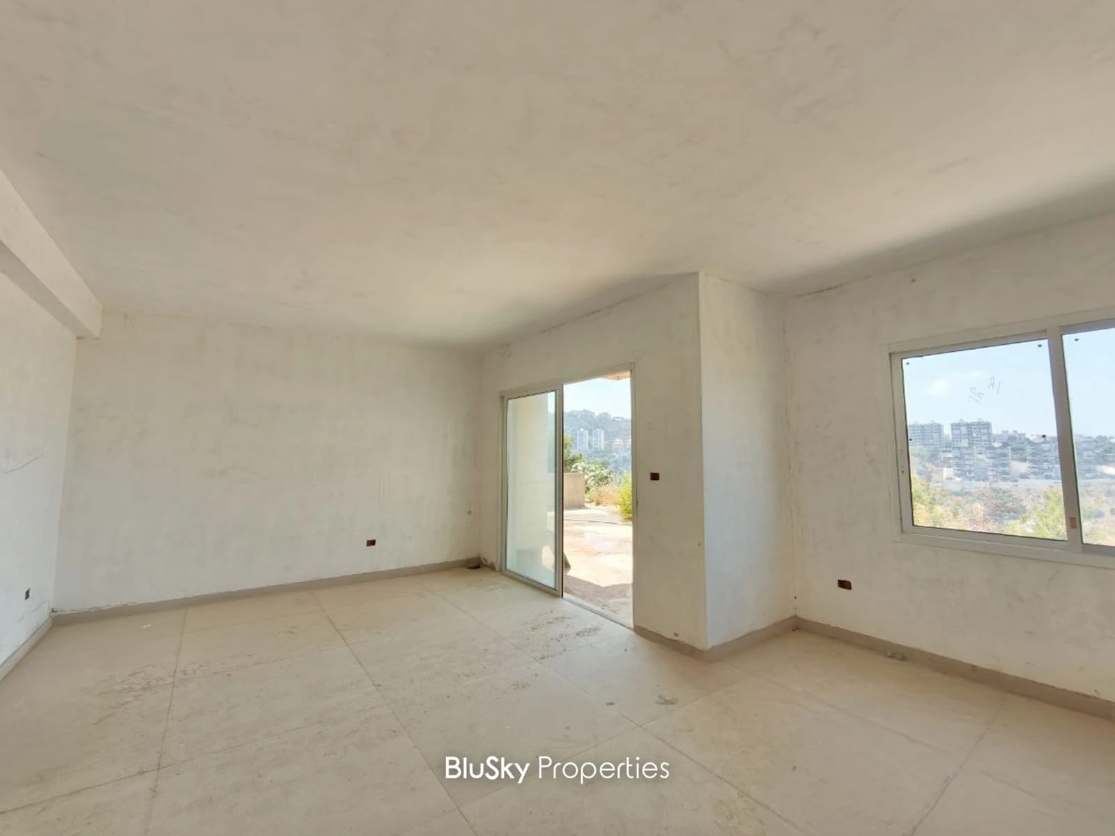 Apartment 140m² with Terrace for Sale in Tilal Ain Saadeh