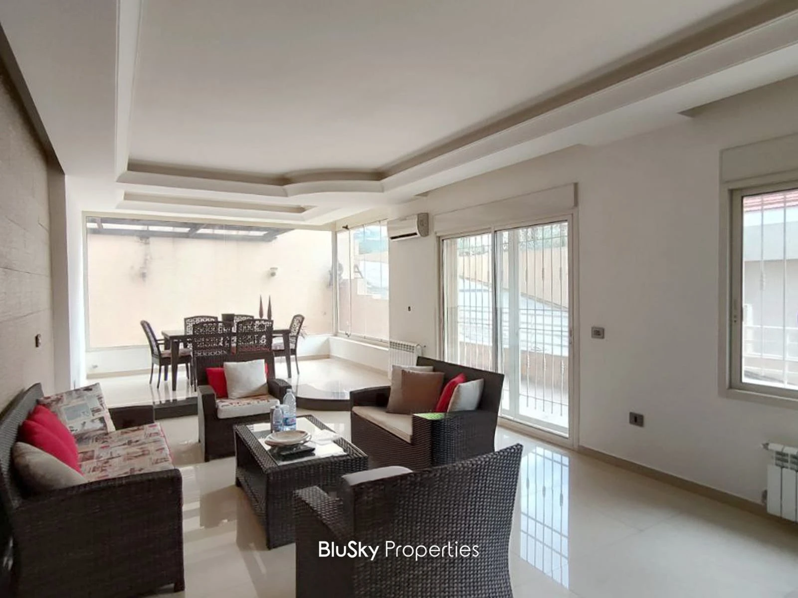 Apartment 300m² with Terrace for Sale in Wadi Chahrour