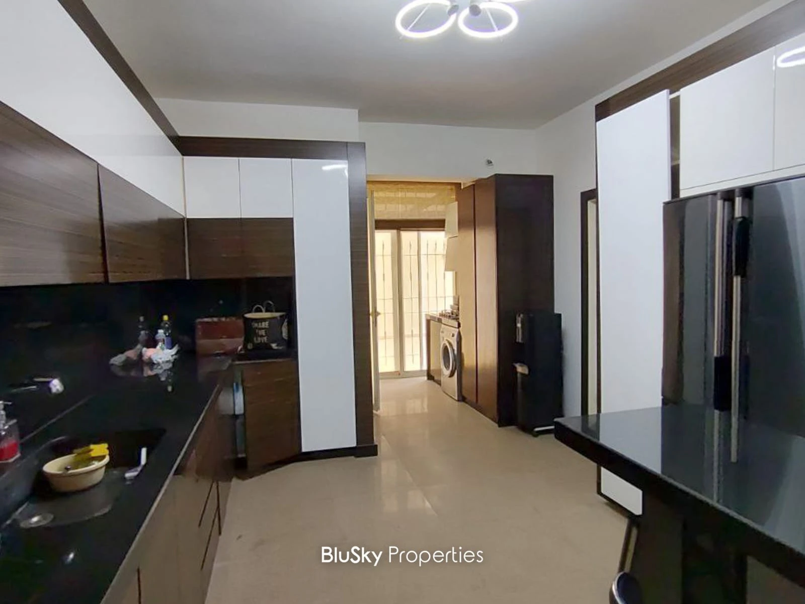 Apartment 300m² with Terrace for Sale in Wadi Chahrour — الصورة 3