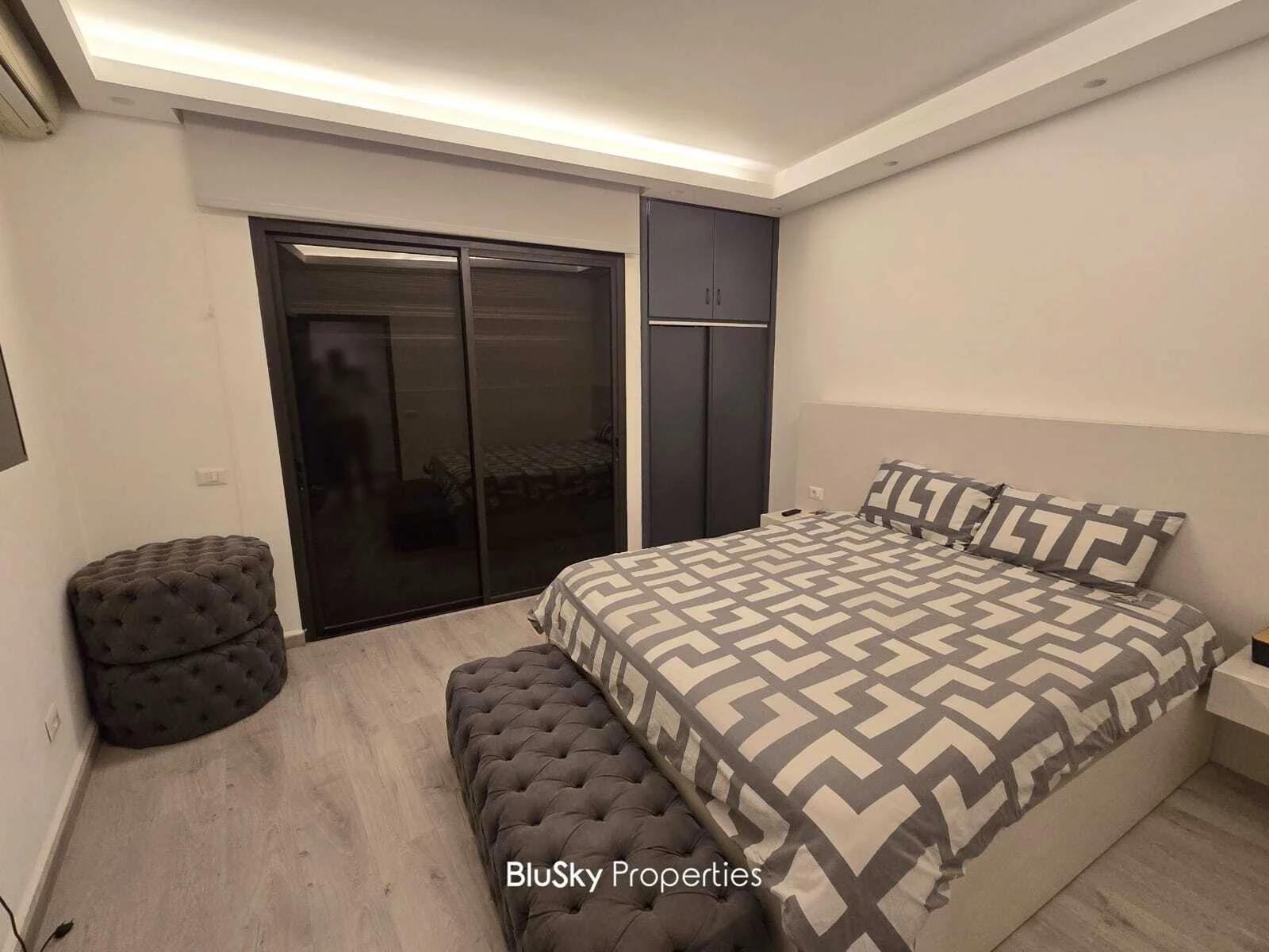 Apartment 210m² Mountain View for Sale in Yarzeh — photo 5