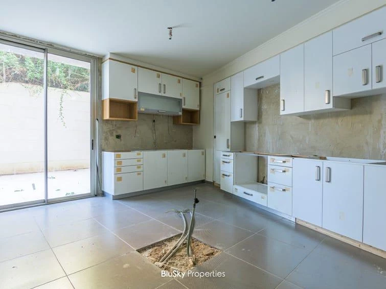 Apartment 330m² Terrace for Sale in Yarzeh — photo 5