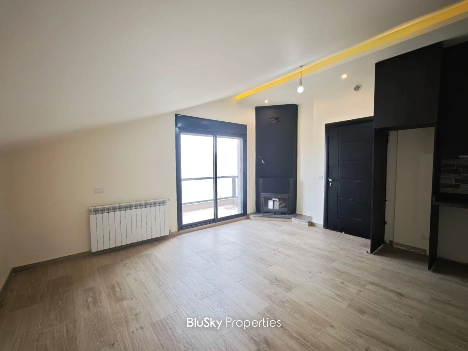 Chalet 100m² with Mountain View for Sale in Zaarour