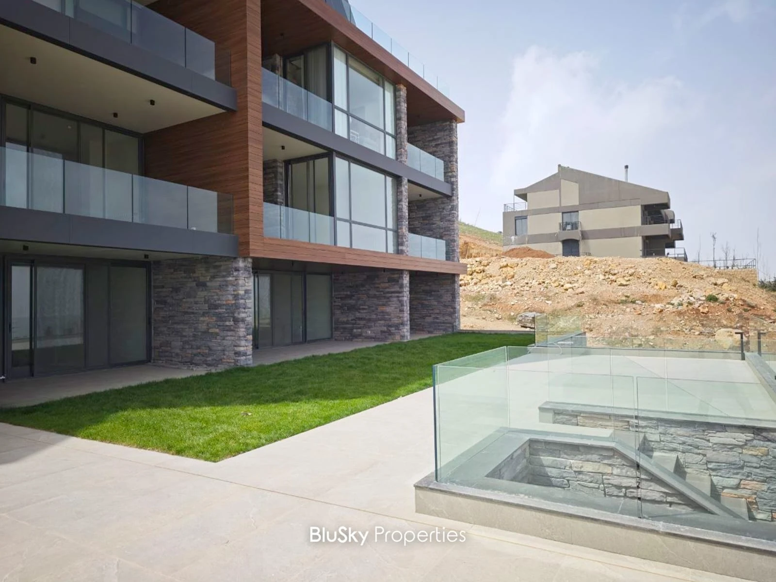 Apartment 130m² with Garden for Sale in Zaarour — photo 3
