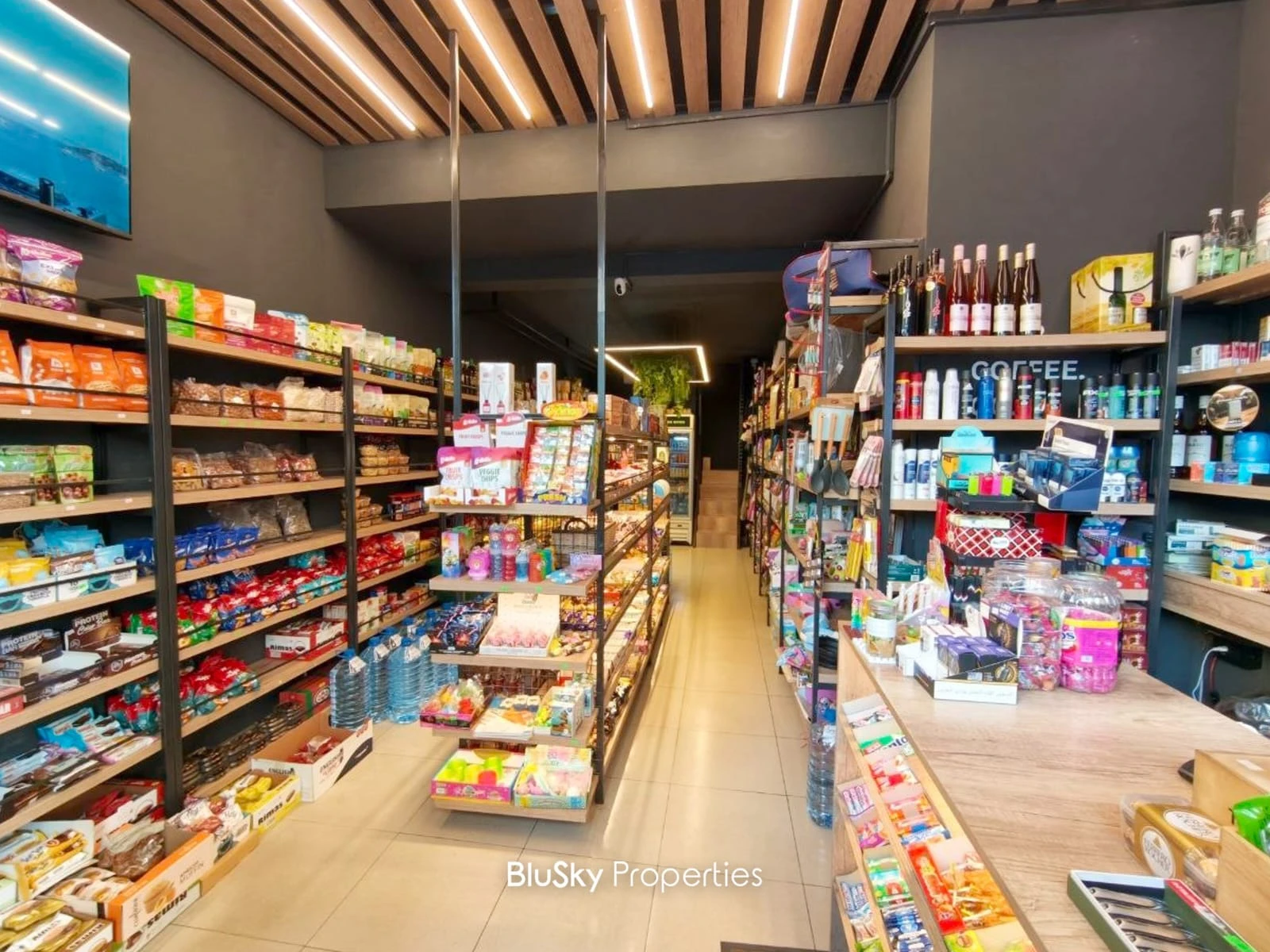 Shop 100m² for Rent in Zalka