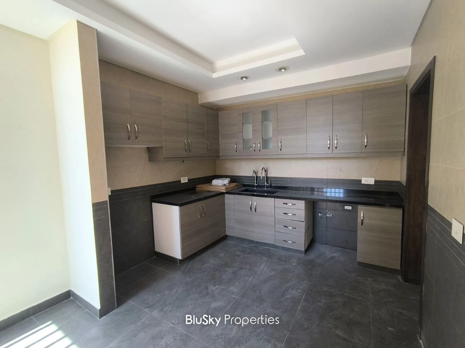 Apartment 150m² for Rent in Zalka — الصورة 2
