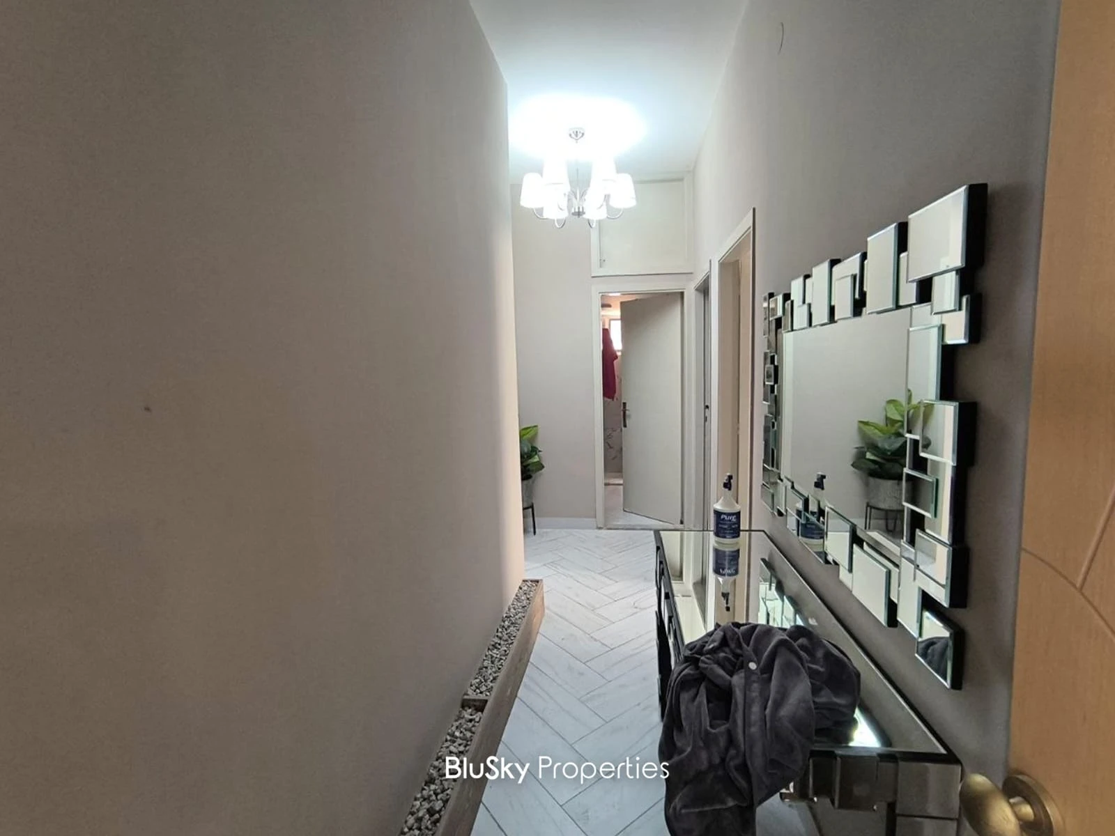 Apartment 190m² for Sale in Zalka — photo 3