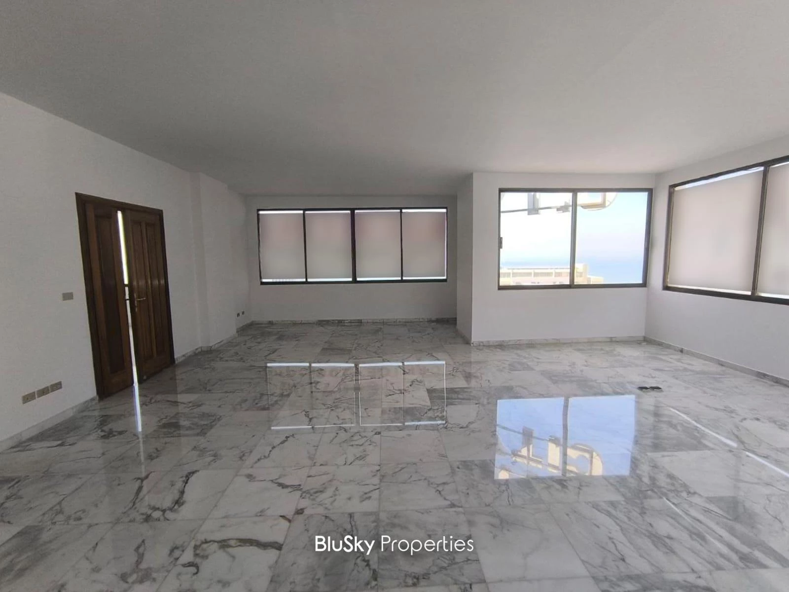Office 210m² Reception for Sale in Zalka — الصورة 2