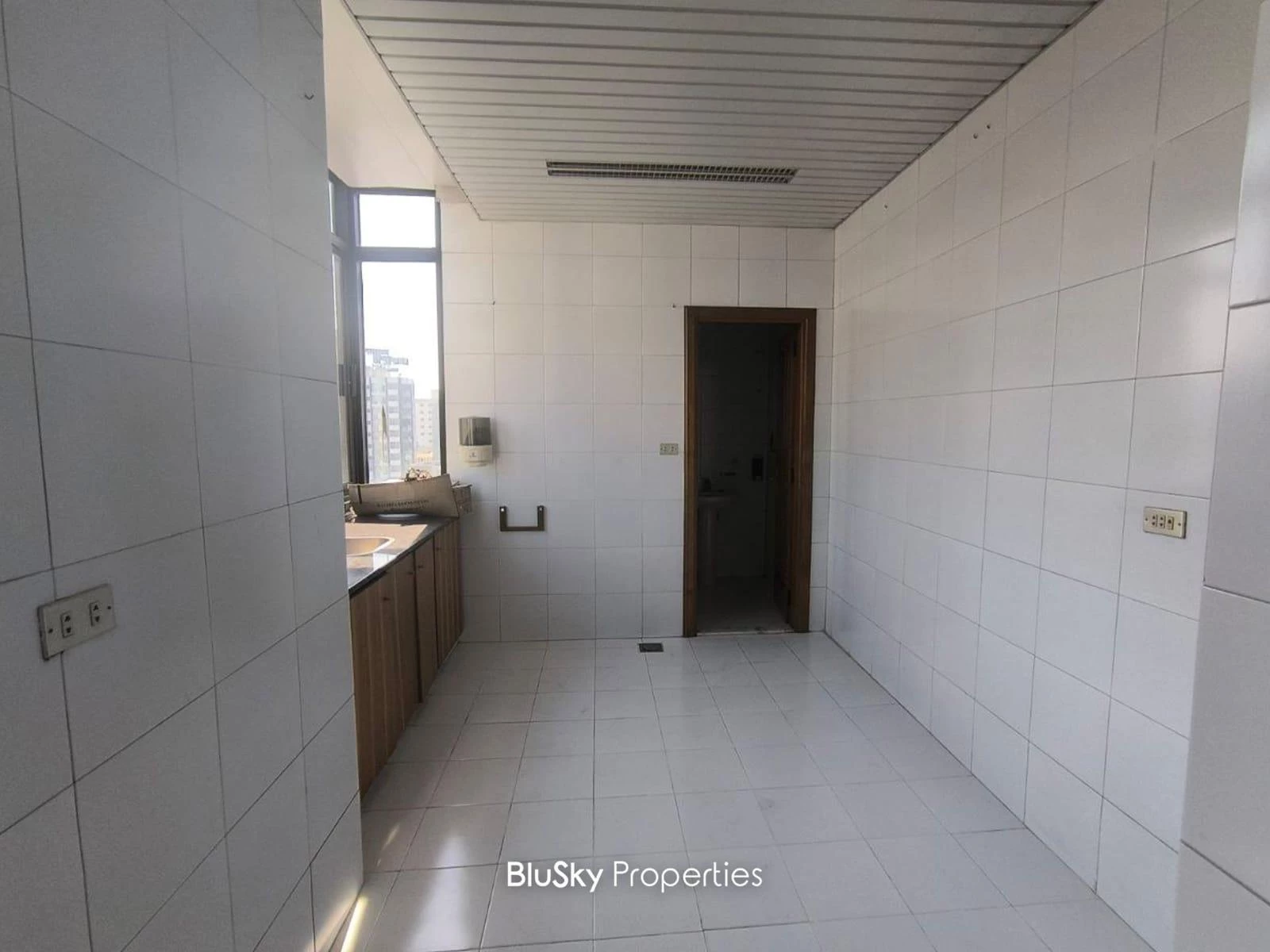 Office 210m² Reception for Sale in Zalka — الصورة 3