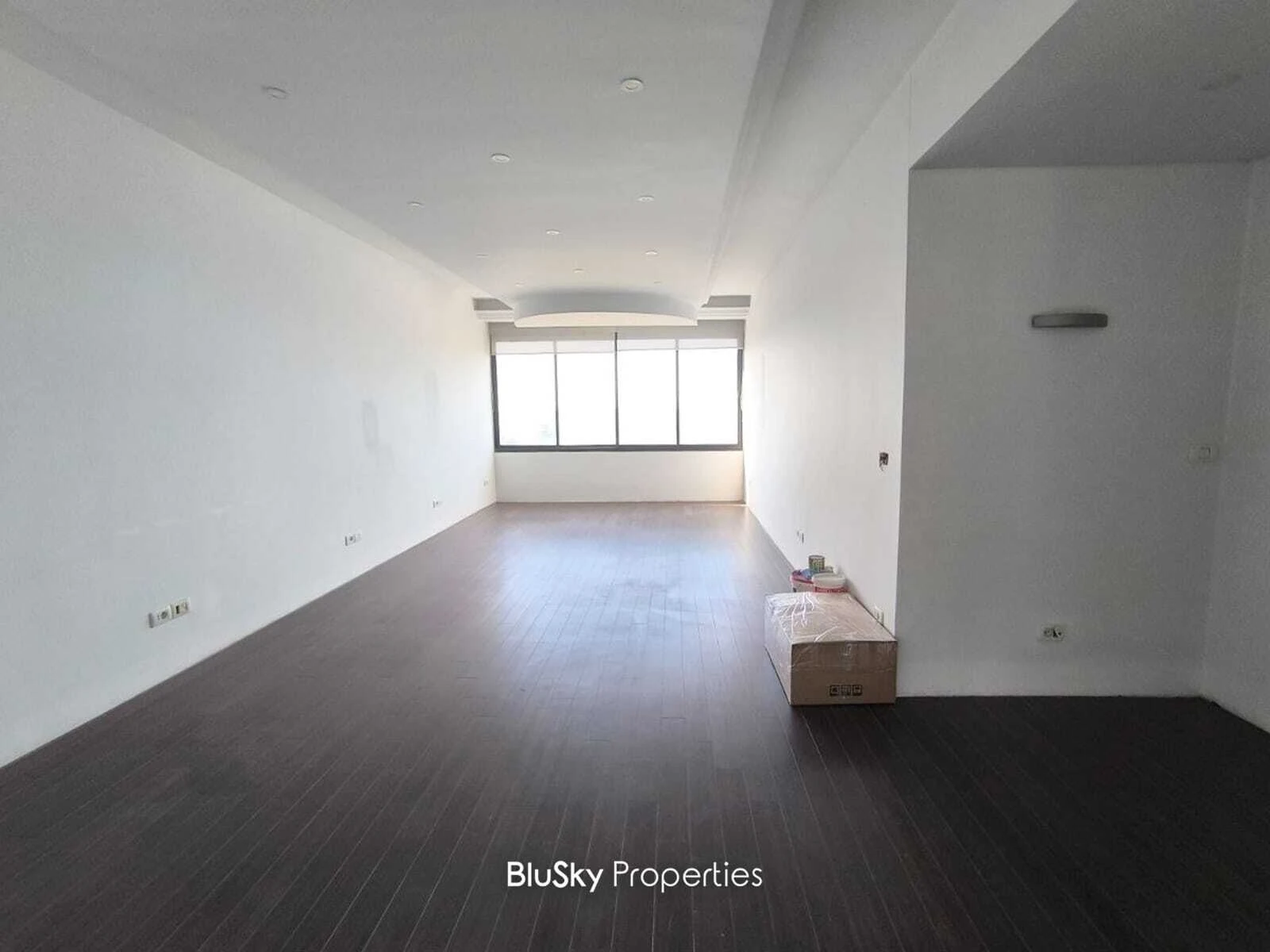 Office 80m² with Balcony for Sale in Zalka
