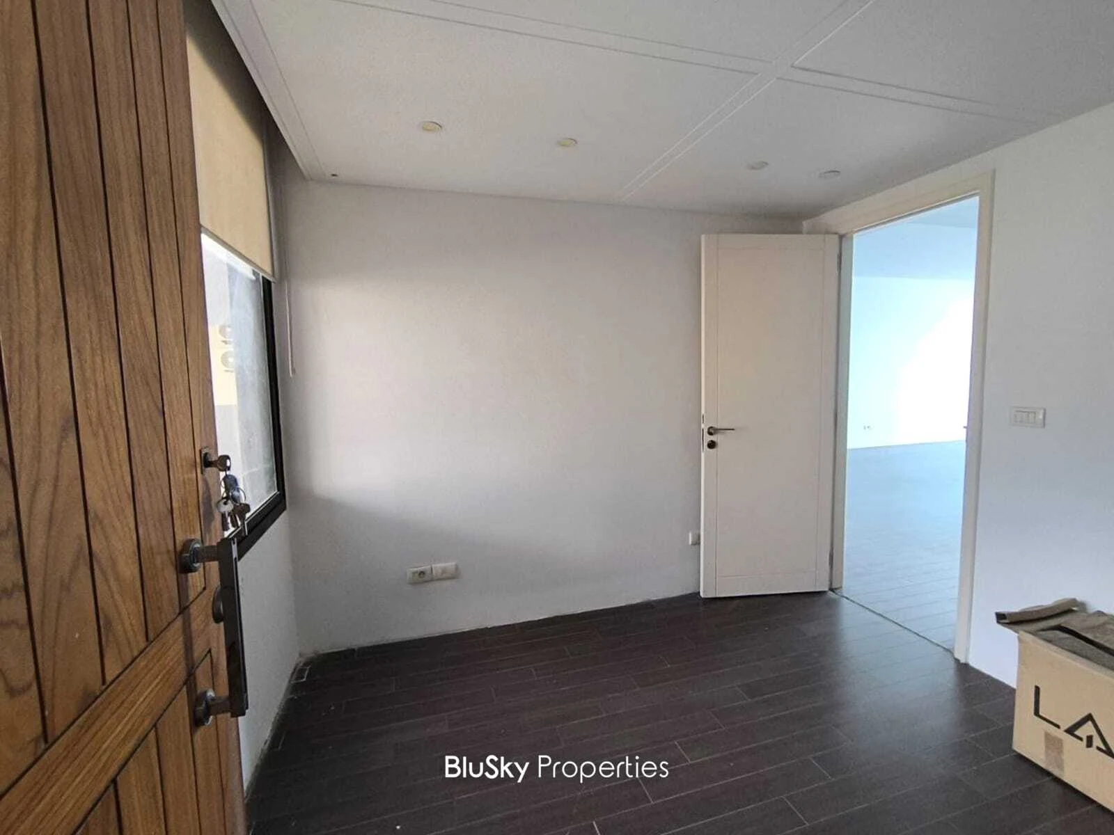 Office 80m² with Balcony for Sale in Zalka — photo 3