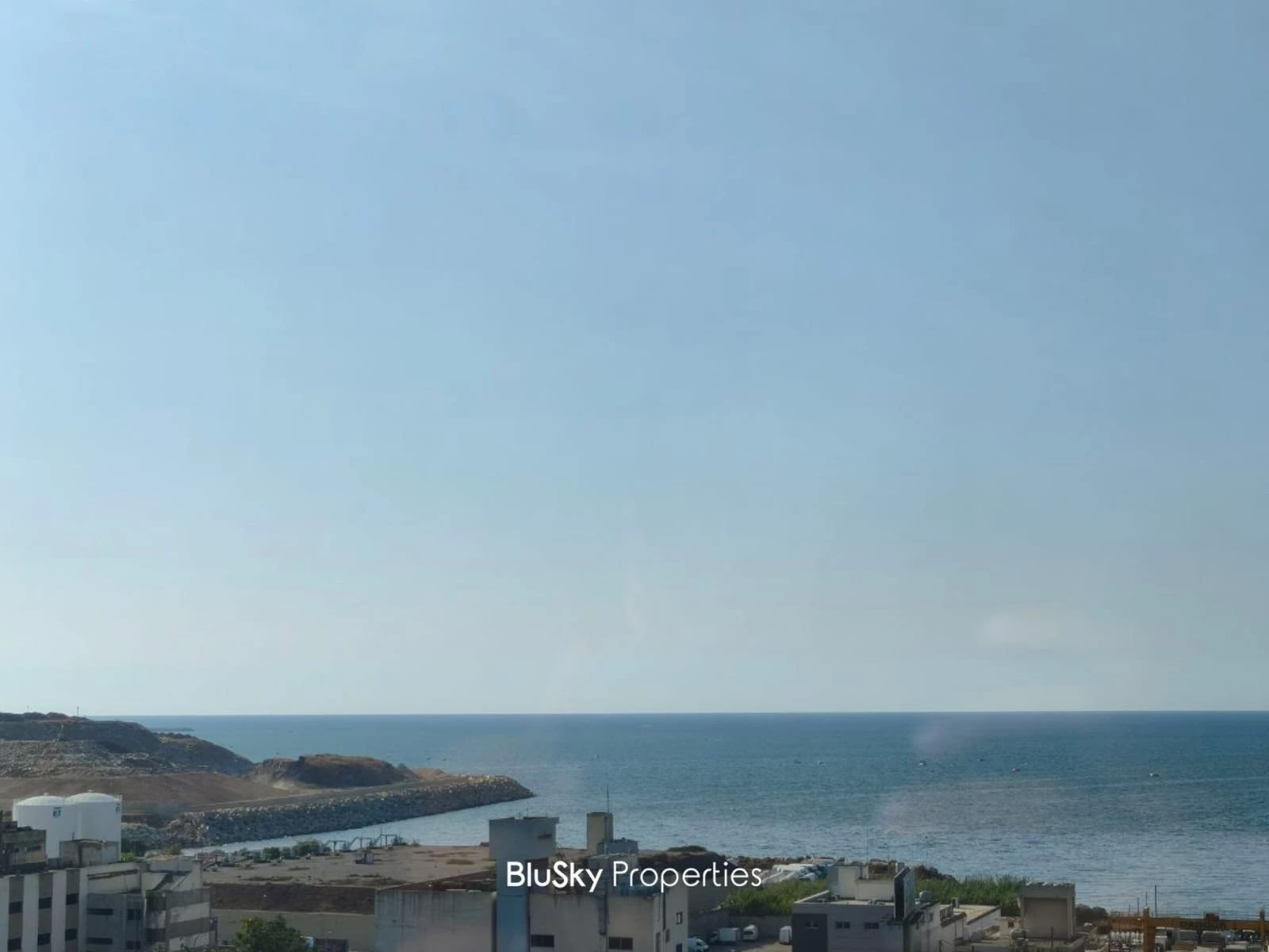 Office 80m² for Sale or Rent in Zalka — photo 2