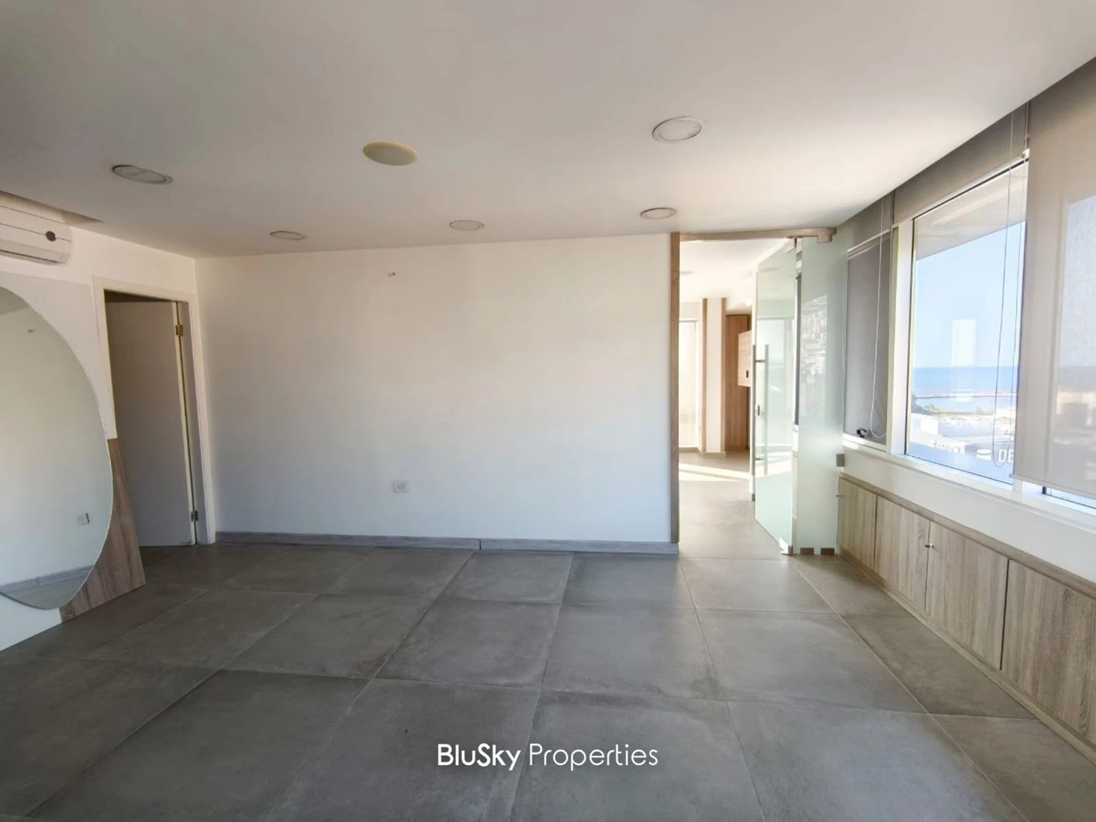 Office 80m² for Sale or Rent in Zalka — photo 3