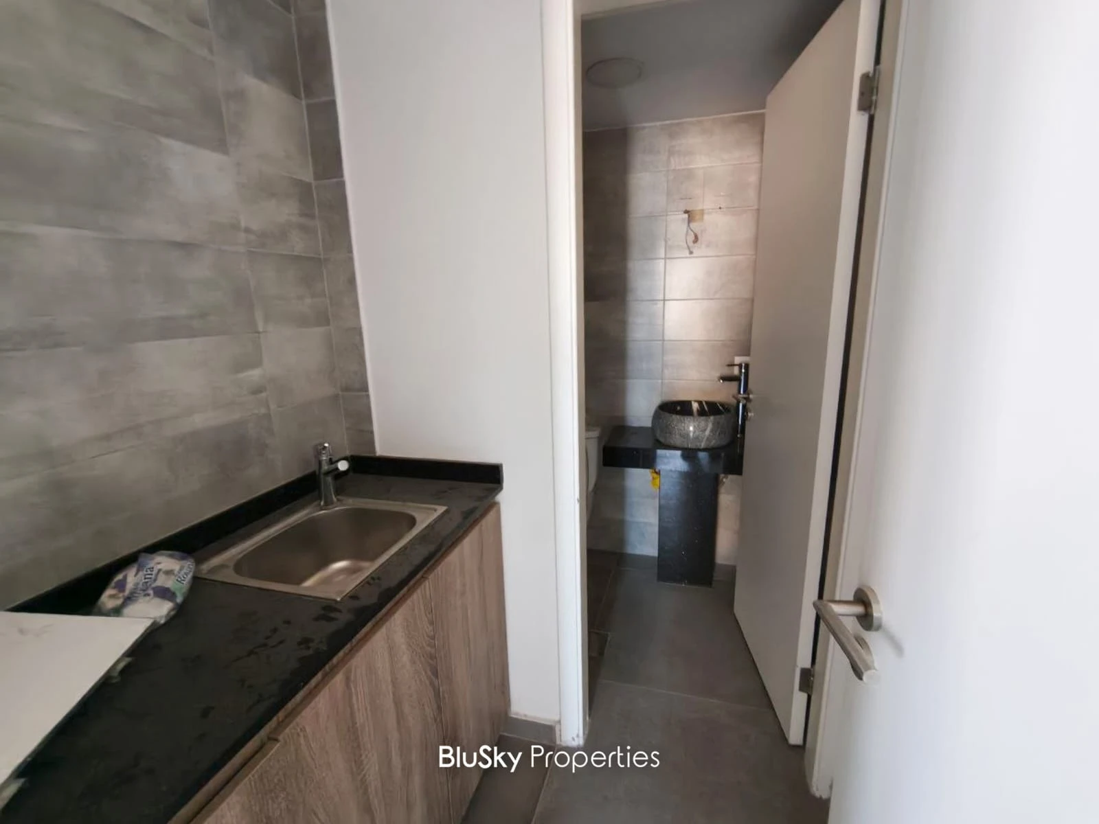 Office 80m² for Sale or Rent in Zalka — photo 4