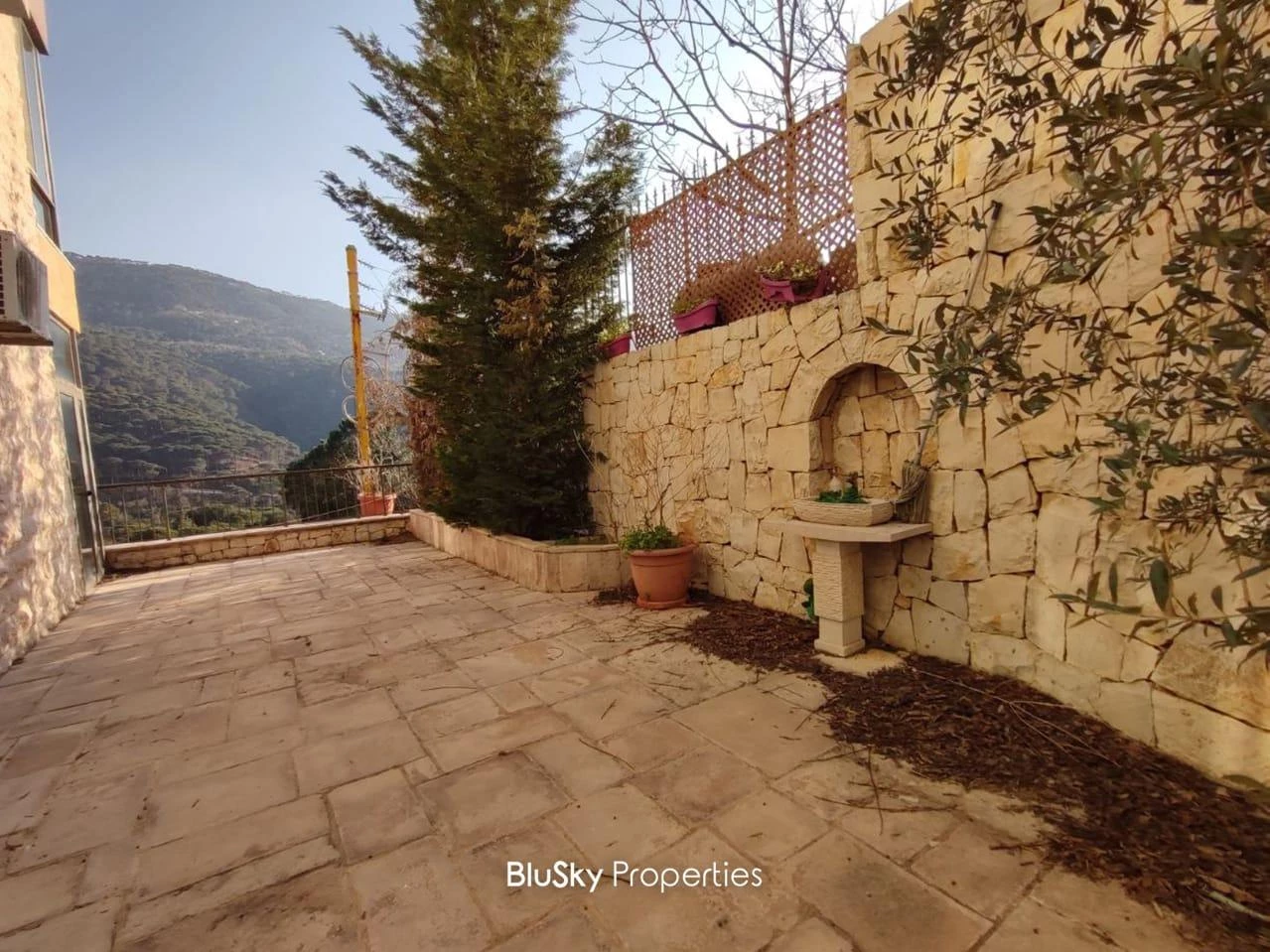 Apartment 165m² Terrace for Sale in Zehriyeh Baabdat — photo 2