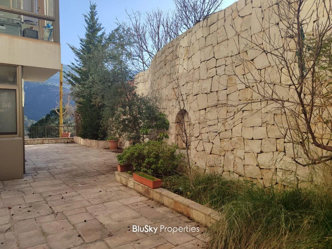 Apartment 165m² Terrace for Sale in Zehriyeh Baabdat — photo 3