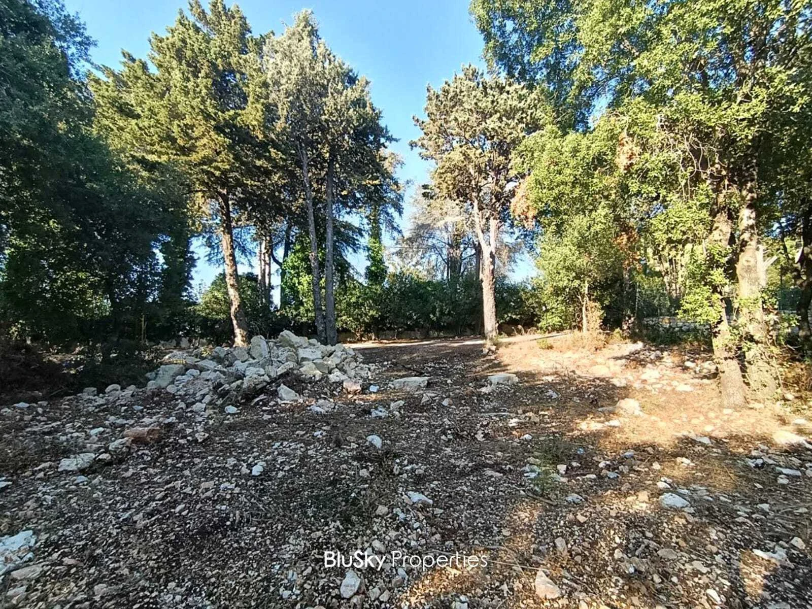 Land 752m² for Sale in Zebdine