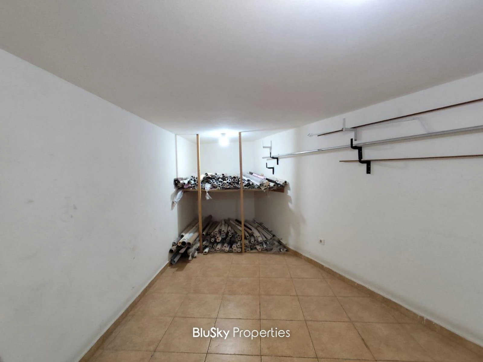 Shop 170m² for Sale in Zouk Mkayel — photo 4